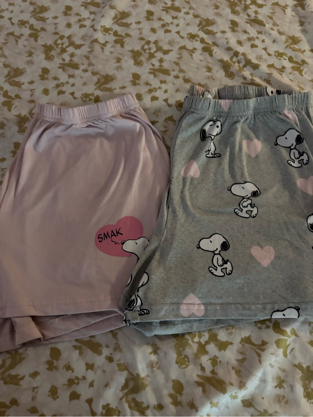 4 pc Bundle of Pink & Gray Snoopy Heart Shorts and Beige & Pink Cheetah Print - Picture 4 of 8